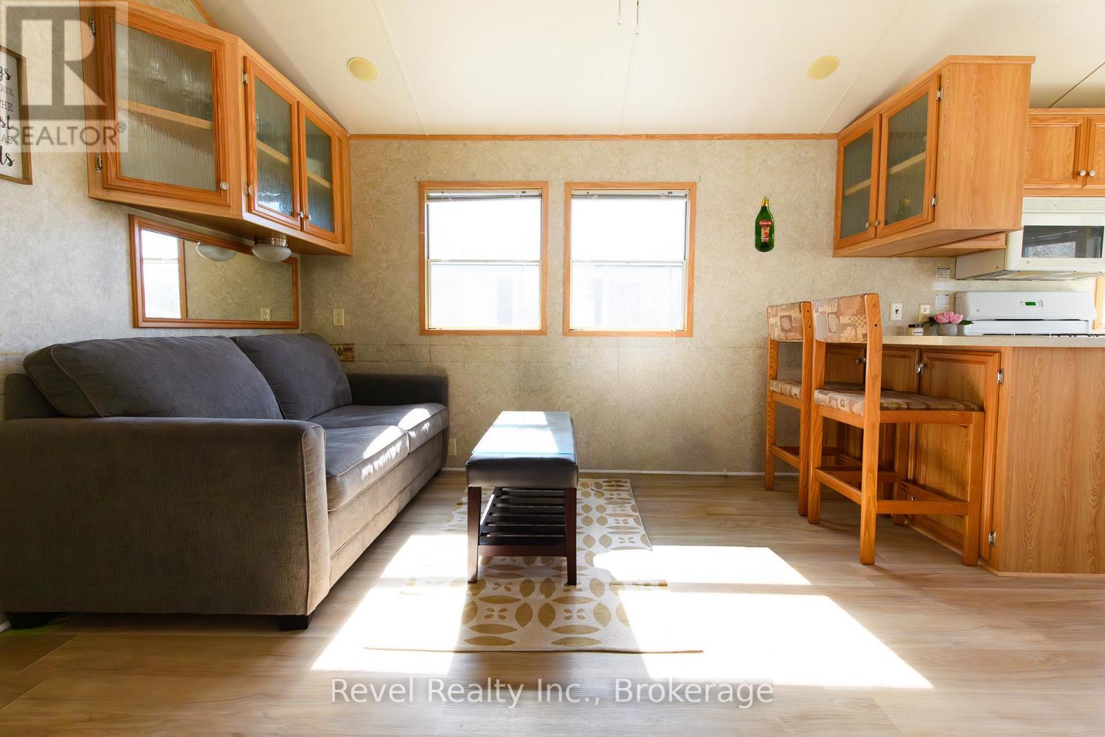 30 Huron Circle, Wasaga Beach, Ontario  L9Z 1X7 - Photo 10 - S13025358