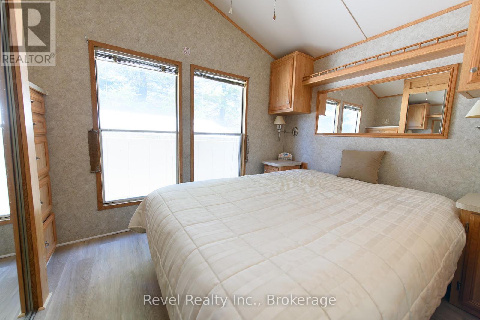 30 Huron Circle, Wasaga Beach, Ontario  L9Z 1X7 - Photo 13 - S13025358