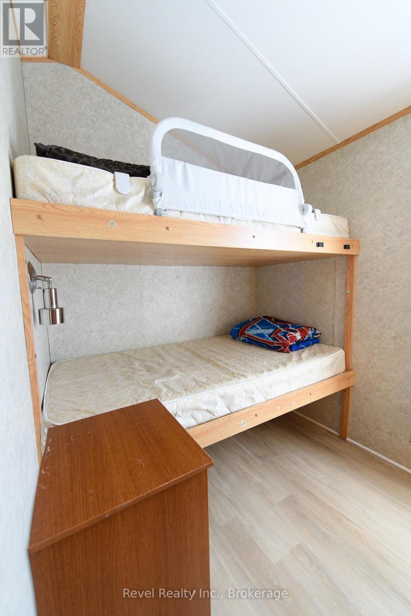 30 Huron Circle, Wasaga Beach, Ontario  L9Z 1X7 - Photo 15 - S13025358