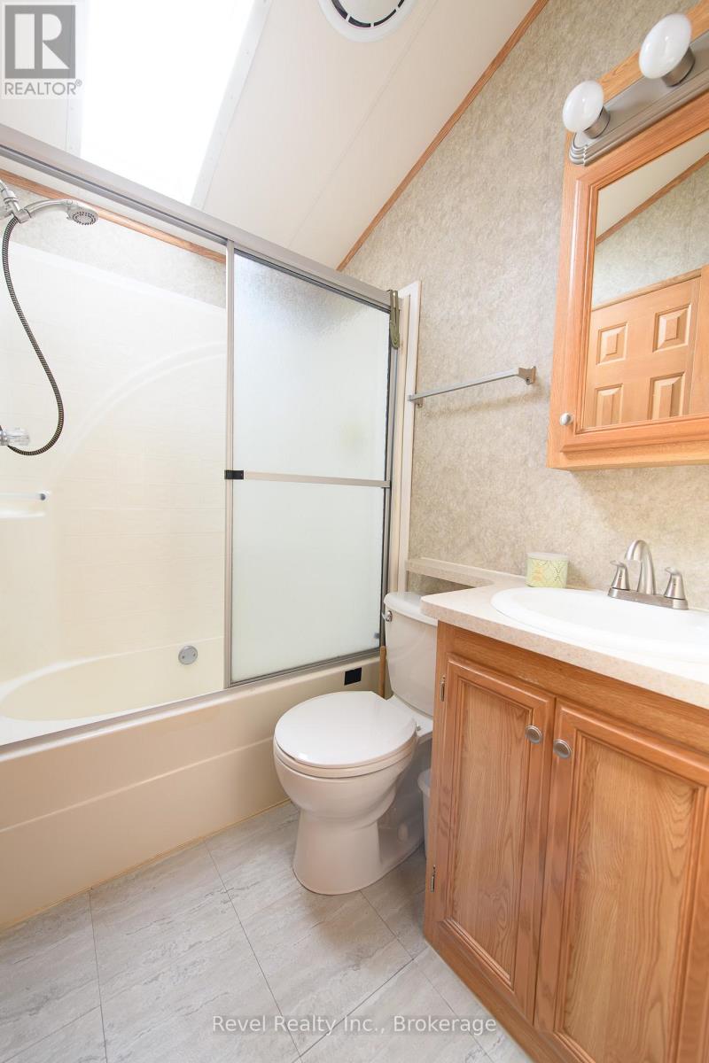 30 Huron Circle, Wasaga Beach, Ontario  L9Z 1X7 - Photo 16 - S13025358