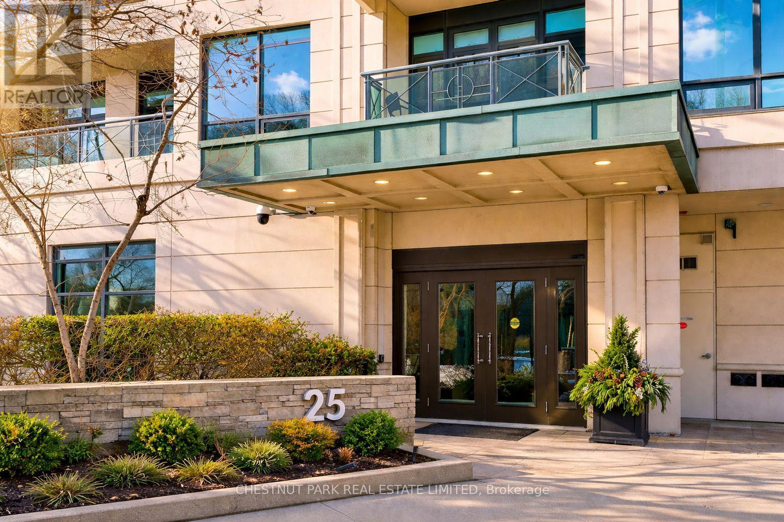 909 - 25 SCRIVENER SQUARE, Toronto, Ontario