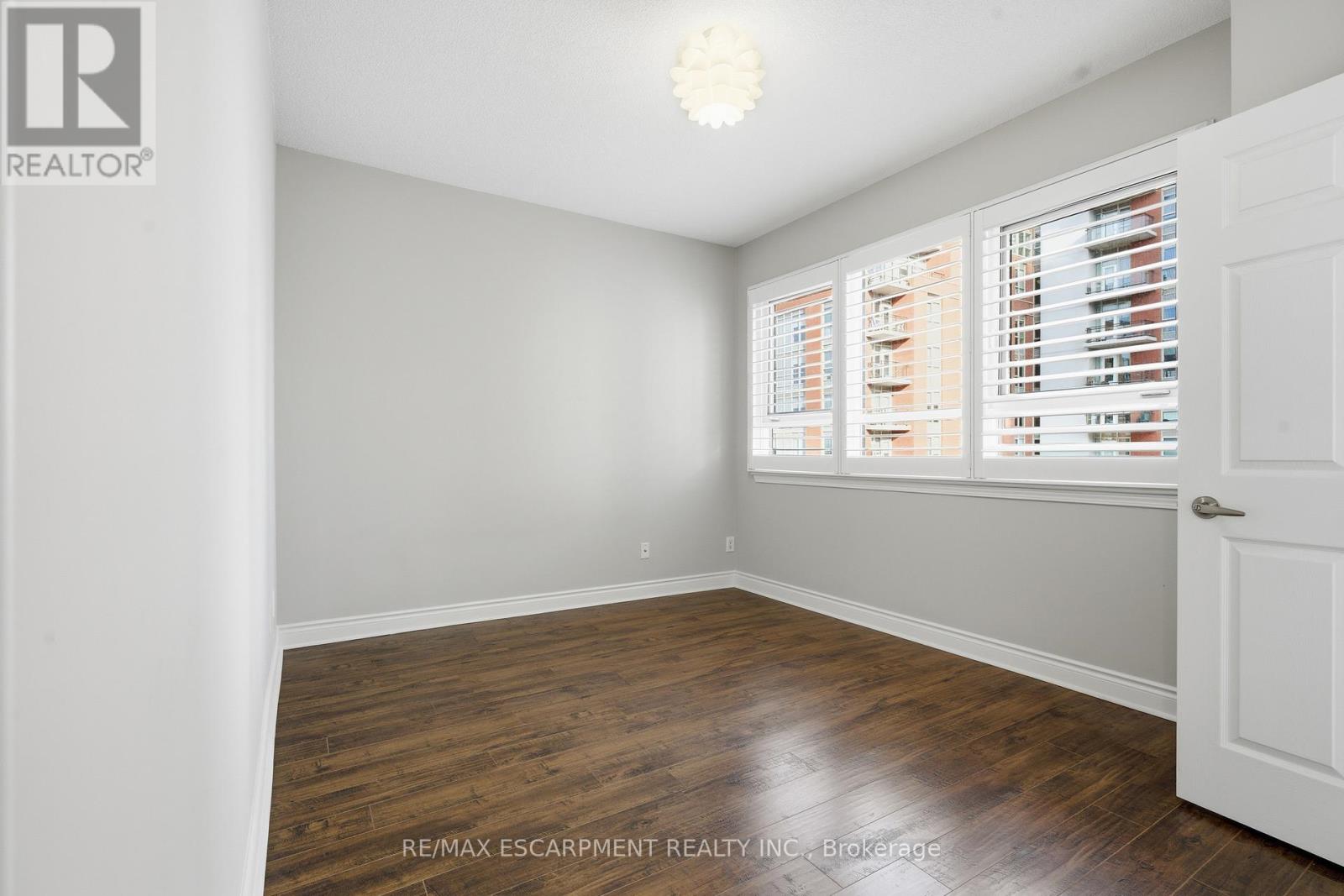 610 - 399 Elizabeth Street, Burlington, Ontario  L7R 0A4 - Photo 19 - W12726412