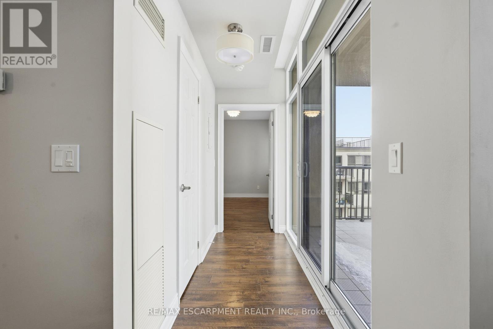 610 - 399 Elizabeth Street, Burlington, Ontario  L7R 0A4 - Photo 17 - W12726412