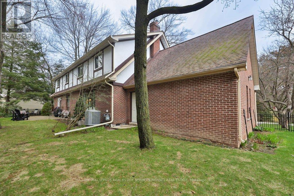 1244 Woodland Avenue, Mississauga, Ontario  L5G 2X9 - Photo 36 - W12820926