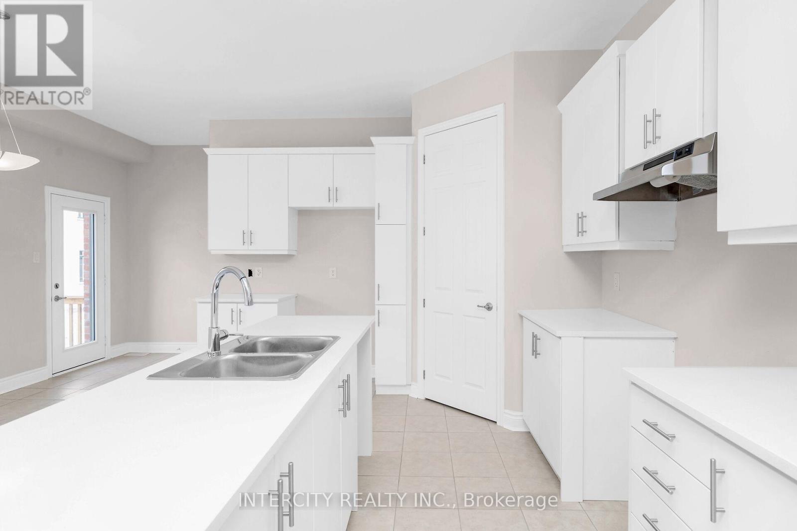 9 Keyworth Crescent, Brampton, Ontario  L6R 4E9 - Photo 11 - W12912112