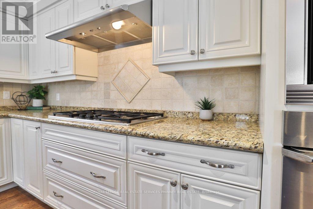 1244 Woodland Avenue, Mississauga, Ontario  L5G 2X9 - Photo 9 - W12820926