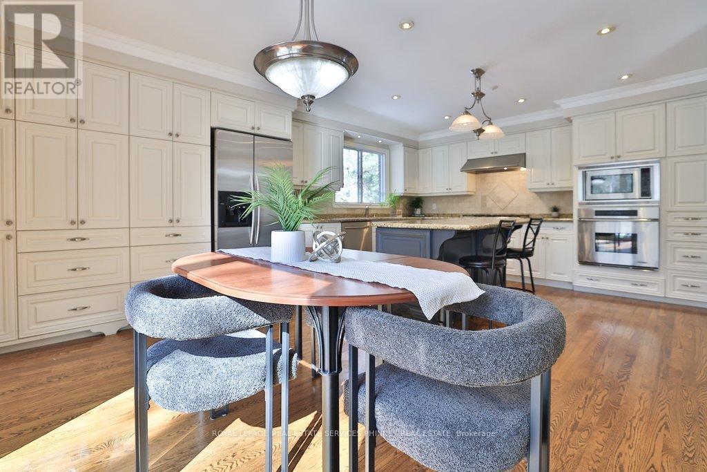 1244 Woodland Avenue, Mississauga, Ontario  L5G 2X9 - Photo 7 - W12820926