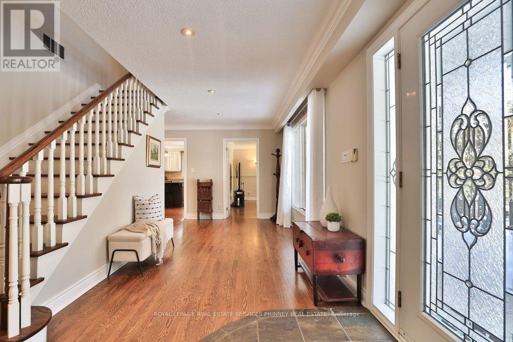 1244 Woodland Avenue, Mississauga, Ontario  L5G 2X9 - Photo 3 - W12820926