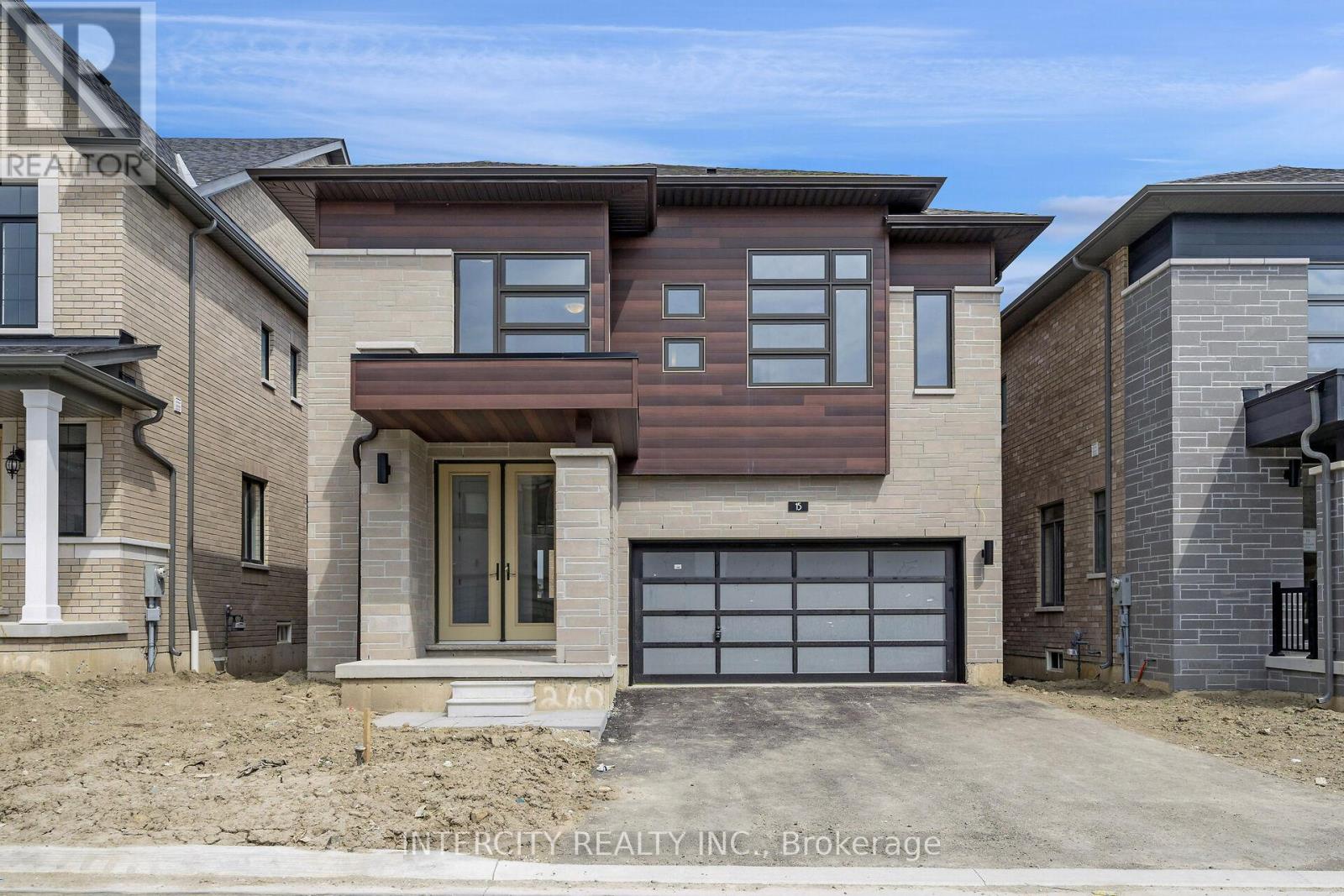 15 KEYWORTH CRESCENT, Brampton, Ontario