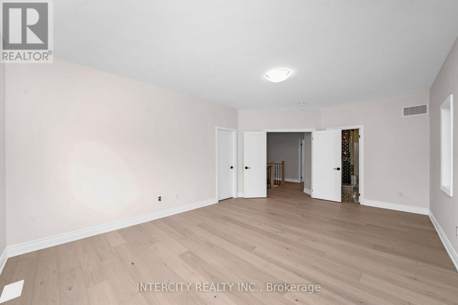 15 Keyworth Crescent, Brampton, Ontario  L6R 4G3 - Photo 17 - W12928658