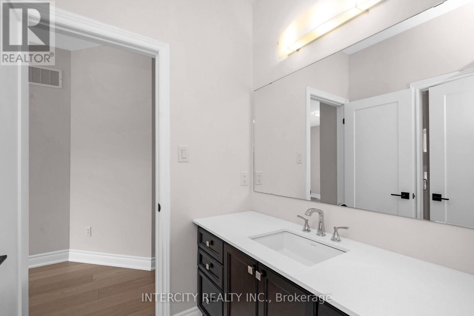 15 Keyworth Crescent, Brampton, Ontario  L6R 4G3 - Photo 25 - W12928658