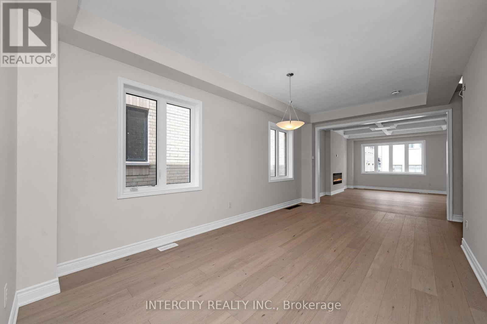 15 Keyworth Crescent, Brampton, Ontario  L6R 4G3 - Photo 4 - W12928658