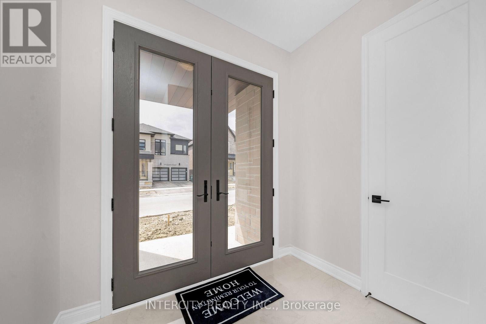 15 Keyworth Crescent, Brampton, Ontario  L6R 4G3 - Photo 3 - W12928658