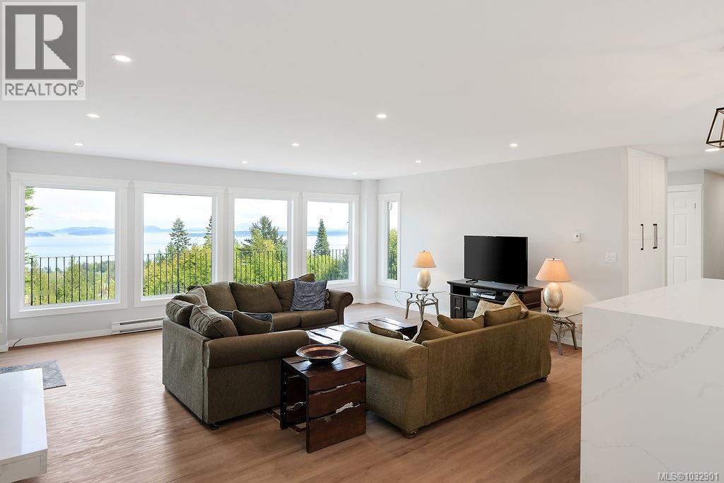 8870 Forest Park Dr, North Saanich, British Columbia  V8L 4E9 - Photo 11 - 1032901