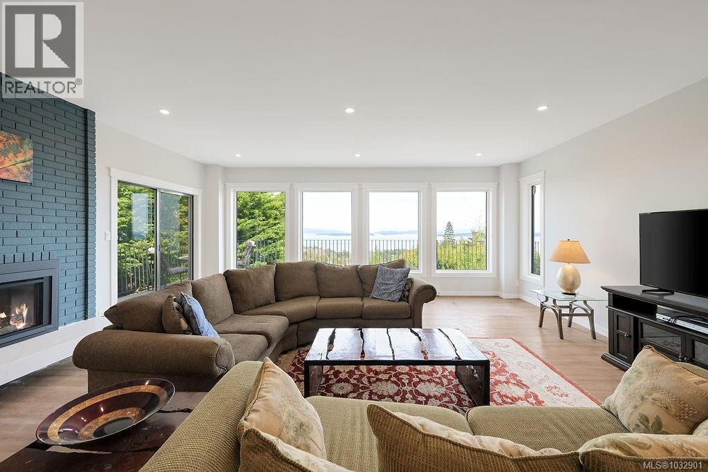 8870 Forest Park Dr, North Saanich, British Columbia  V8L 4E9 - Photo 9 - 1032901