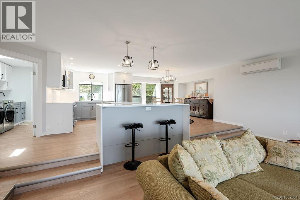 8870 Forest Park Dr, North Saanich, British Columbia  V8L 4E9 - Photo 21 - 1032901