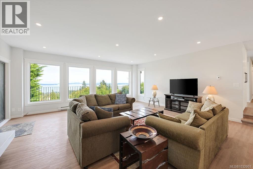 8870 Forest Park Dr, North Saanich, British Columbia  V8L 4E9 - Photo 10 - 1032901