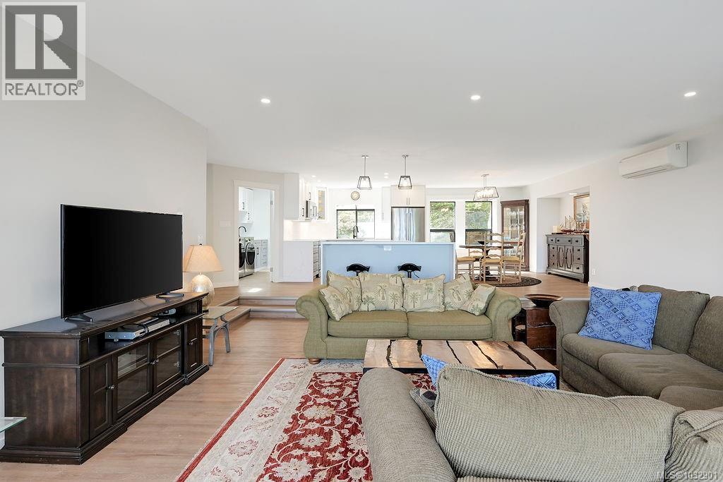 8870 Forest Park Dr, North Saanich, British Columbia  V8L 4E9 - Photo 14 - 1032901