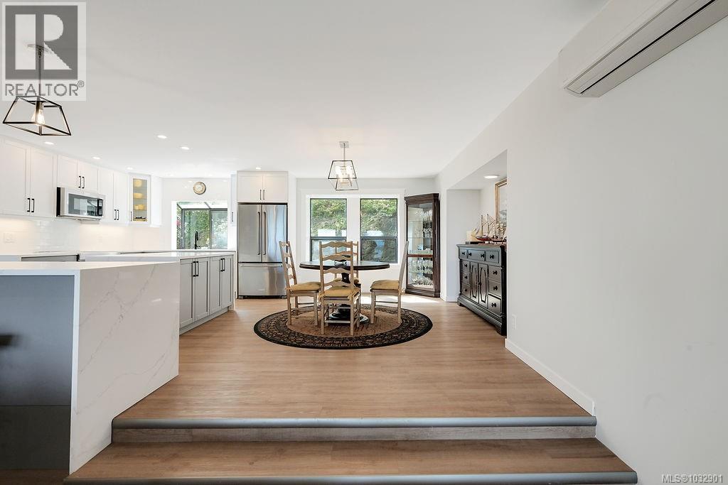 8870 Forest Park Dr, North Saanich, British Columbia  V8L 4E9 - Photo 16 - 1032901