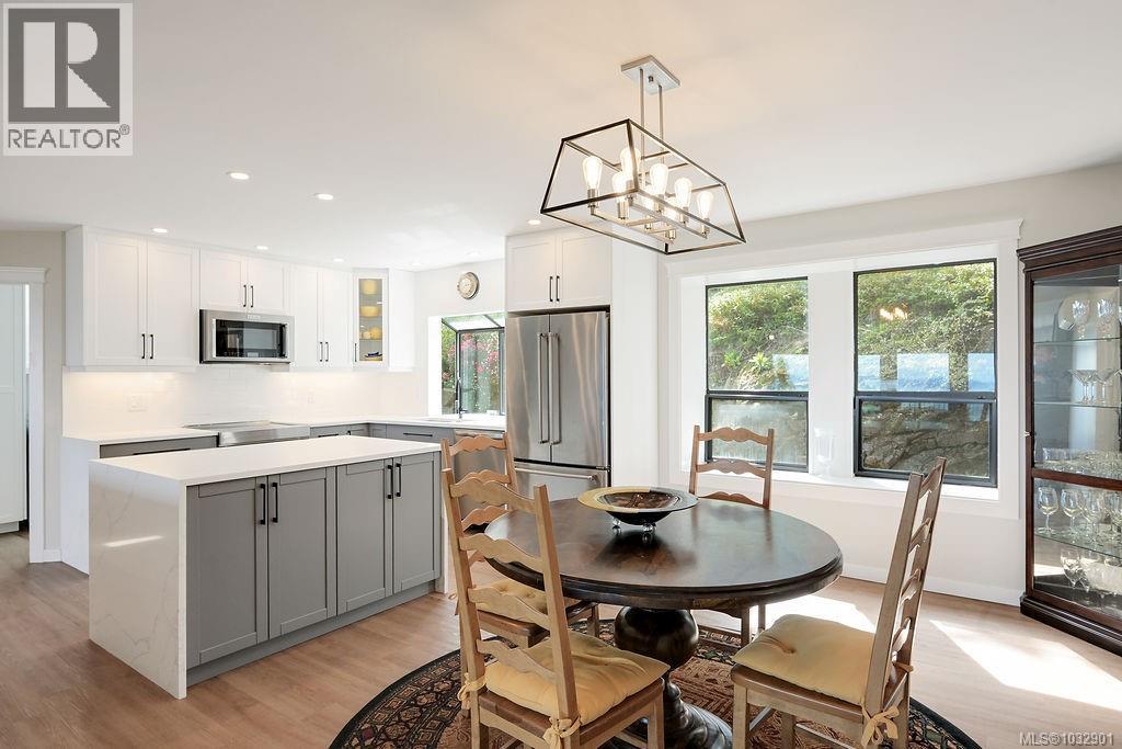 8870 Forest Park Dr, North Saanich, British Columbia  V8L 4E9 - Photo 19 - 1032901