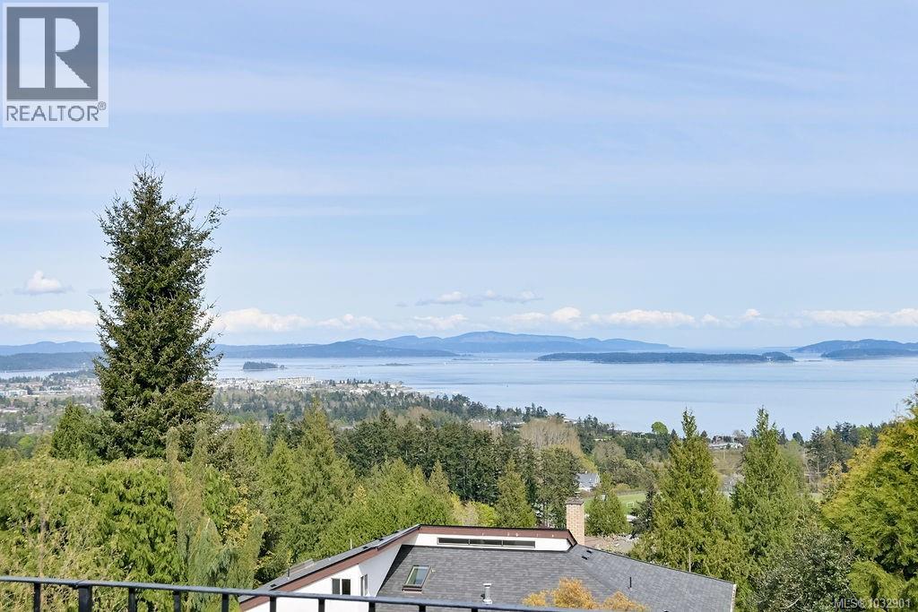 8870 Forest Park Dr, North Saanich, British Columbia  V8L 4E9 - Photo 6 - 1032901