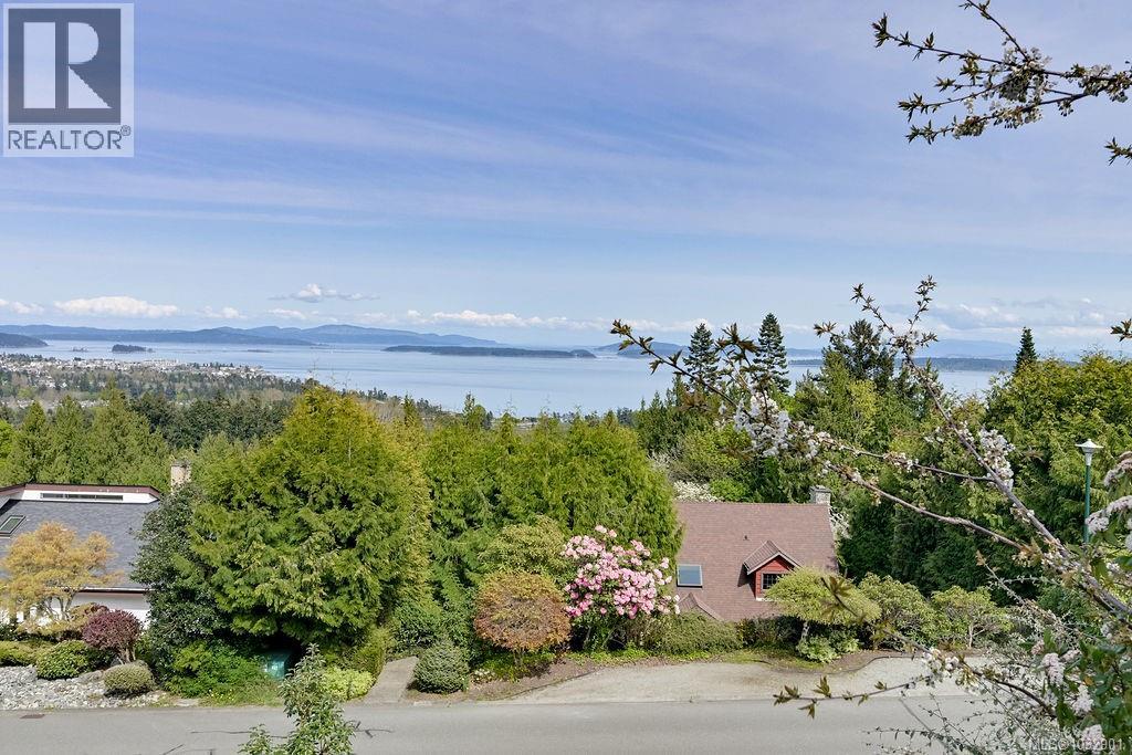 8870 Forest Park Dr, North Saanich, British Columbia  V8L 4E9 - Photo 4 - 1032901