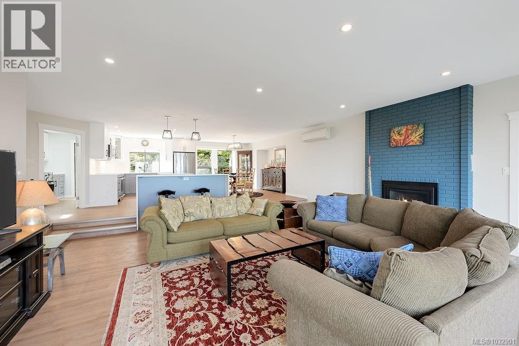 8870 Forest Park Dr, North Saanich, British Columbia  V8L 4E9 - Photo 13 - 1032901