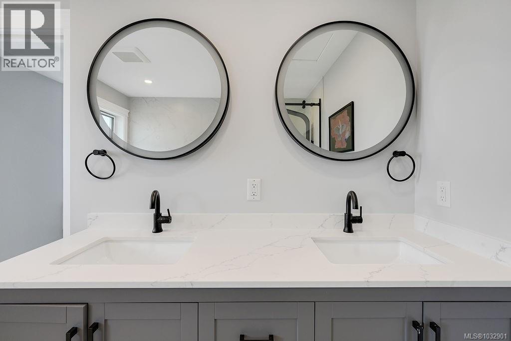 8870 Forest Park Dr, North Saanich, British Columbia  V8L 4E9 - Photo 46 - 1032901