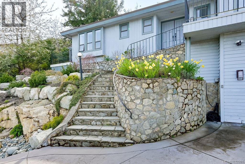 8870 Forest Park Dr, North Saanich, British Columbia  V8L 4E9 - Photo 66 - 1032901