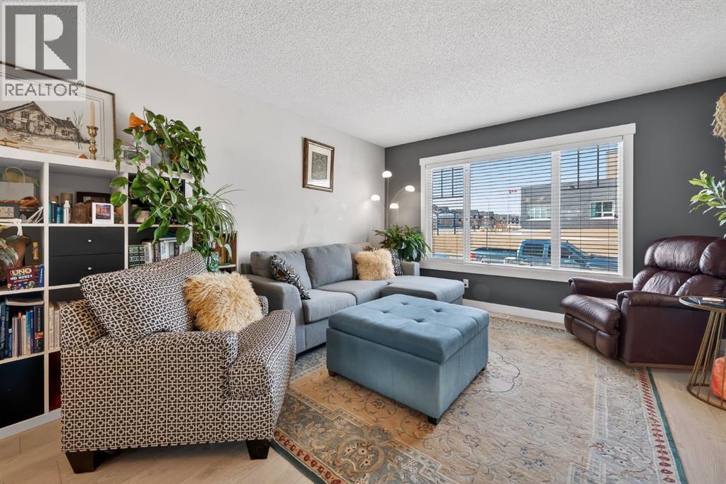 203 Fireside Parkway, Cochrane, Alberta  T4C 0V8 - Photo 4 - A2296249