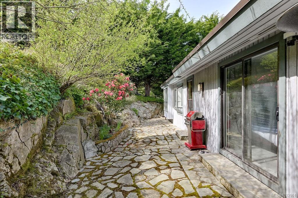 8870 Forest Park Dr, North Saanich, British Columbia  V8L 4E9 - Photo 62 - 1032901