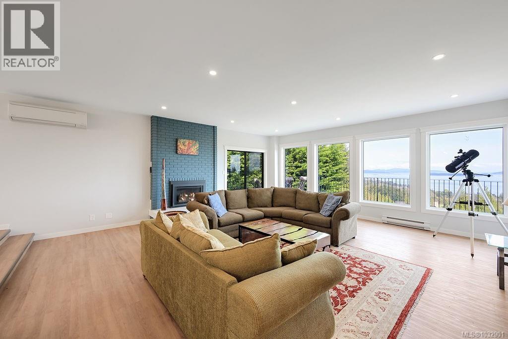 8870 Forest Park Dr, North Saanich, British Columbia  V8L 4E9 - Photo 8 - 1032901