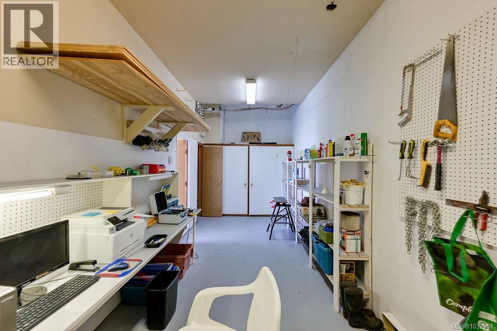 8870 Forest Park Dr, North Saanich, British Columbia  V8L 4E9 - Photo 69 - 1032901