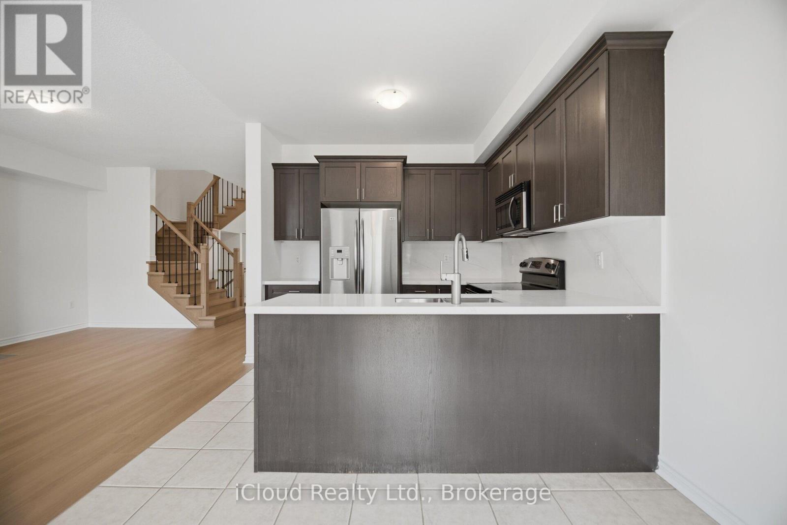 561 Murray Meadows Place, Milton, Ontario  L9T 8L8 - Photo 11 - W13017314