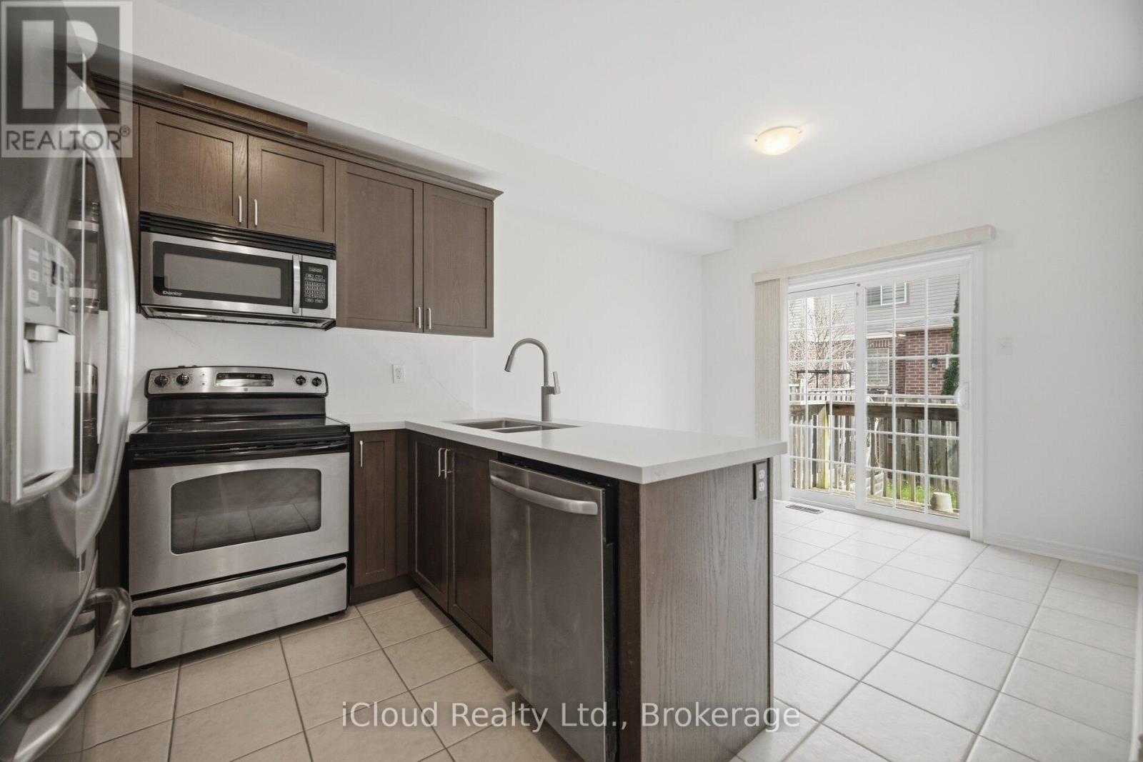 561 Murray Meadows Place, Milton, Ontario  L9T 8L8 - Photo 12 - W13017314