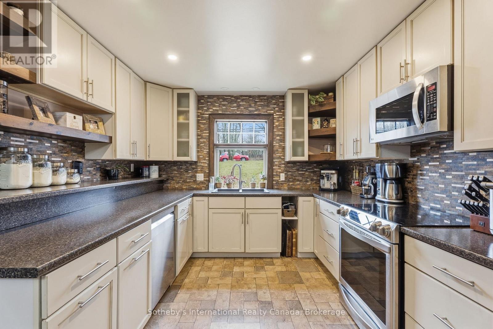 296 High Street, Georgian Bay, Ontario  P0C 1H0 - Photo 8 - X13025098