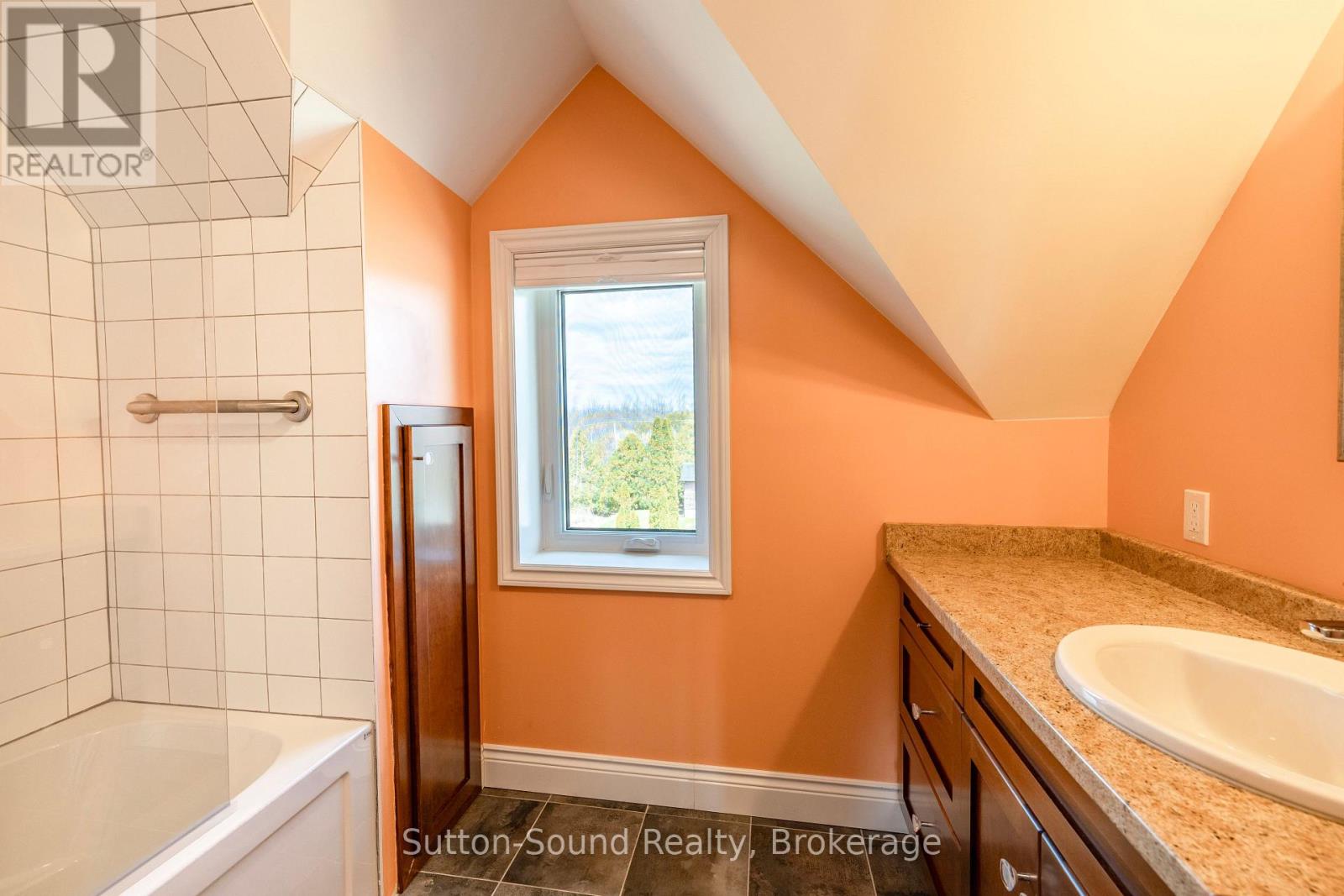 501483 Grey Road 1 Road, Georgian Bluffs, Ontario  N0H 2T0 - Photo 38 - X13025424