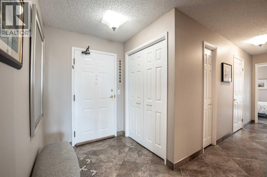 133, 10 Coachway Road SW, Calgary, Alberta  T3H 1E5 - Photo 4 - A2301575