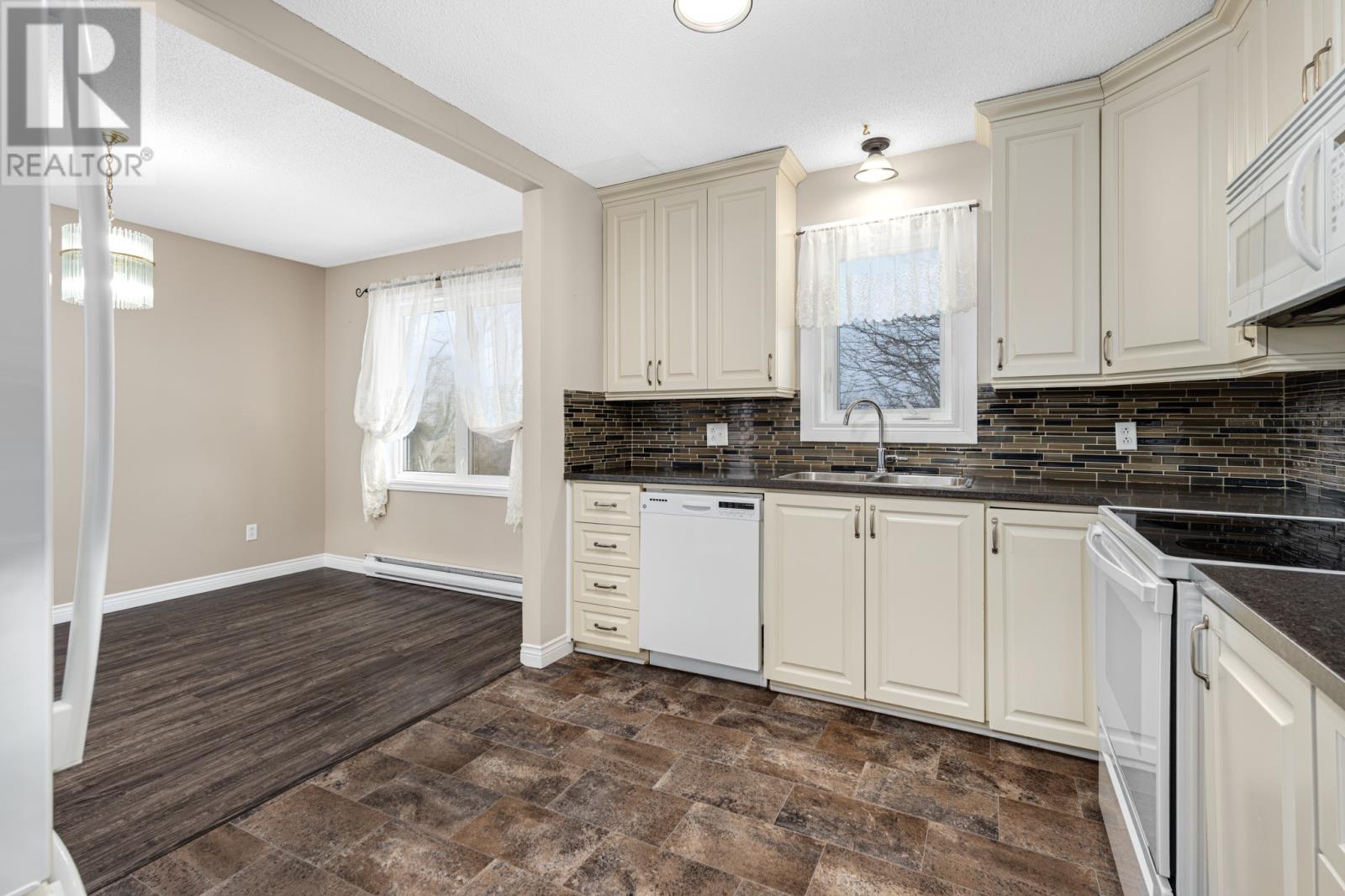 19 Mansfield Crescent, St. John's, Newfoundland & Labrador  A1E 5E7 - Photo 5 - 1295666