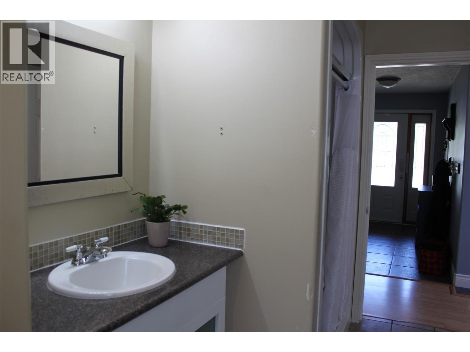 106 Eagles Nest Road, Summit Lake, British Columbia  V0G 1R1 - Photo 17 - 10384134