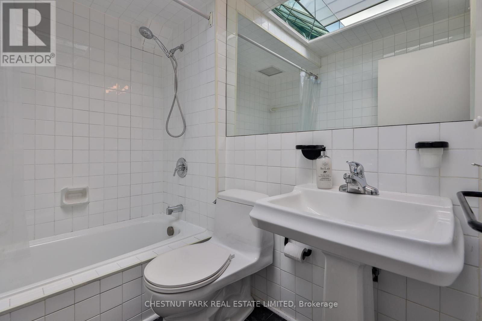 94 Alcina Avenue, Toronto, Ontario  M6G 2E8 - Photo 20 - C13025082