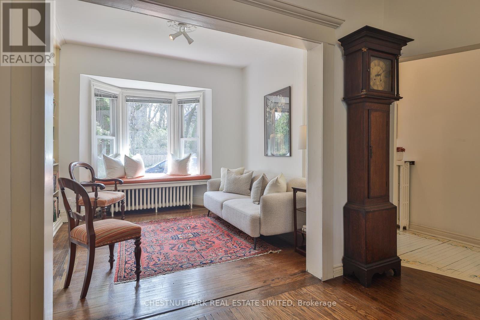 94 Alcina Avenue, Toronto, Ontario  M6G 2E8 - Photo 3 - C13025082