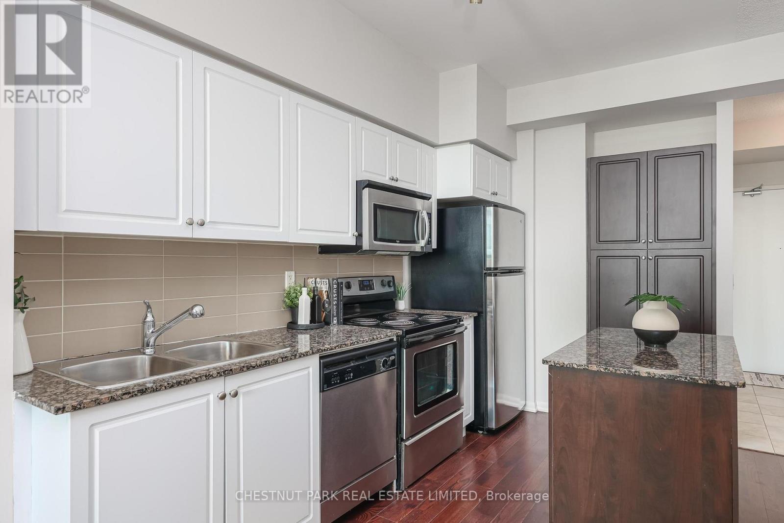 808 - 215 Fort York Boulevard, Toronto, Ontario  M5V 4A2 - Photo 5 - C13025114