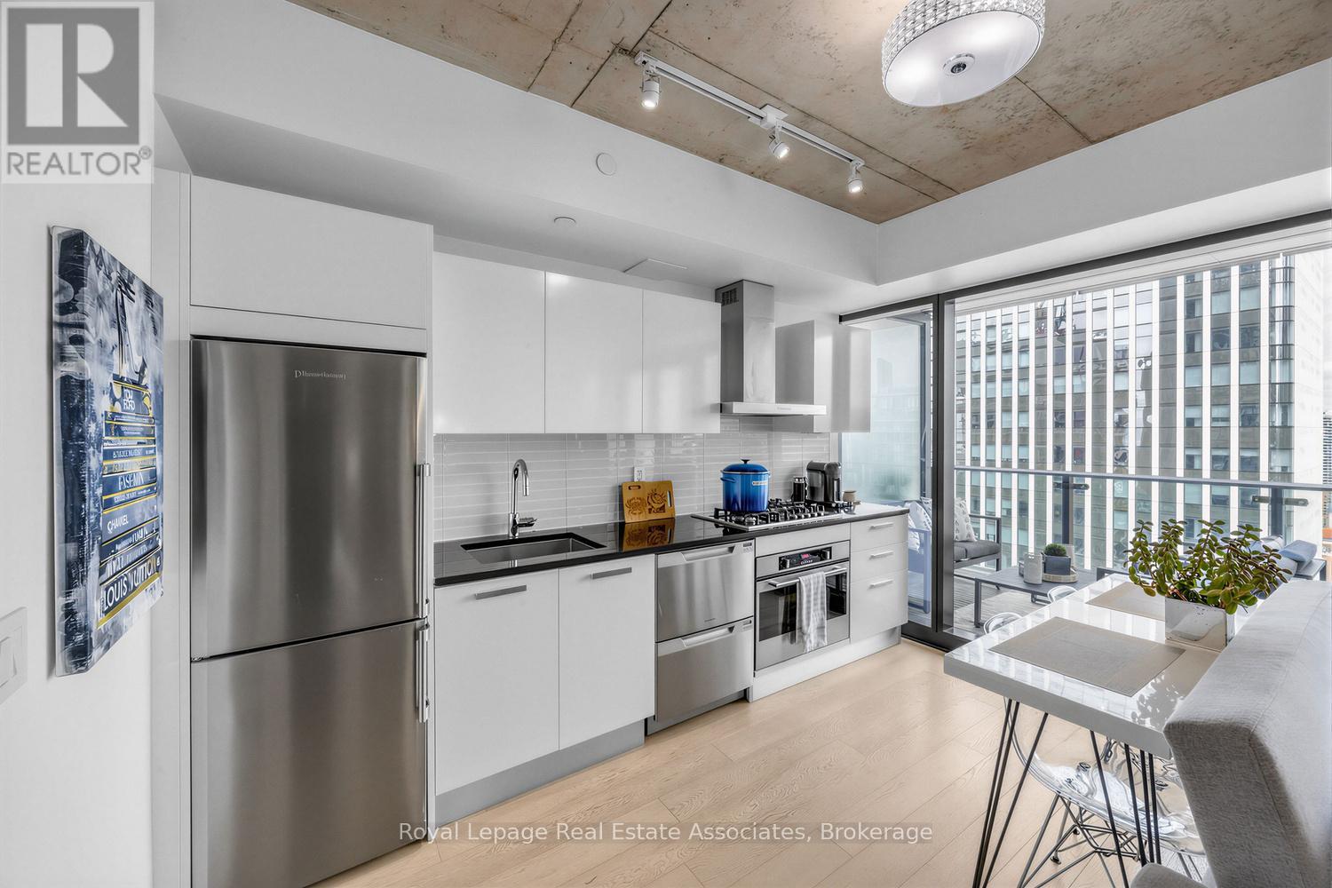 3102 - 224 King Street W, Toronto, Ontario  M5H 0A6 - Photo 3 - C13025380