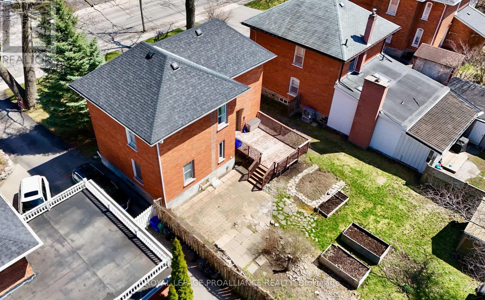 308 Bleecker Avenue, Belleville, Ontario  K8N 3V4 - Photo 4 - X12835394