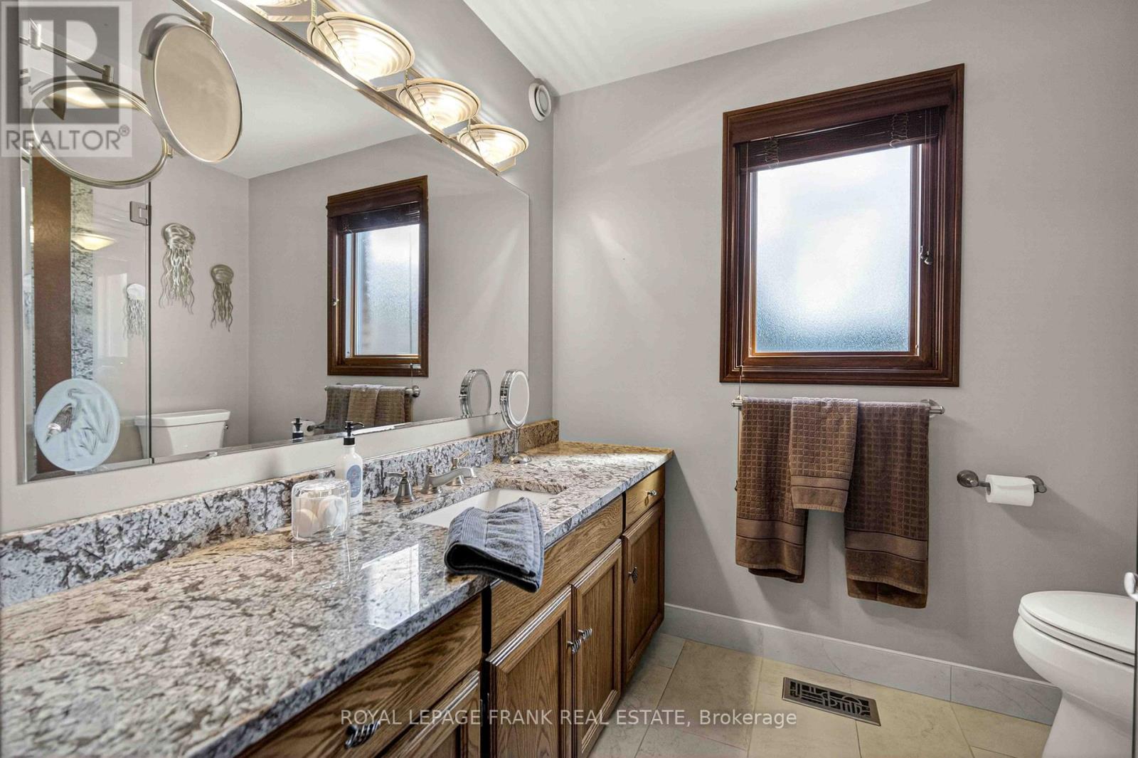 832 Parkhill Road W, Peterborough, Ontario  K9J 6P1 - Photo 21 - X12997276