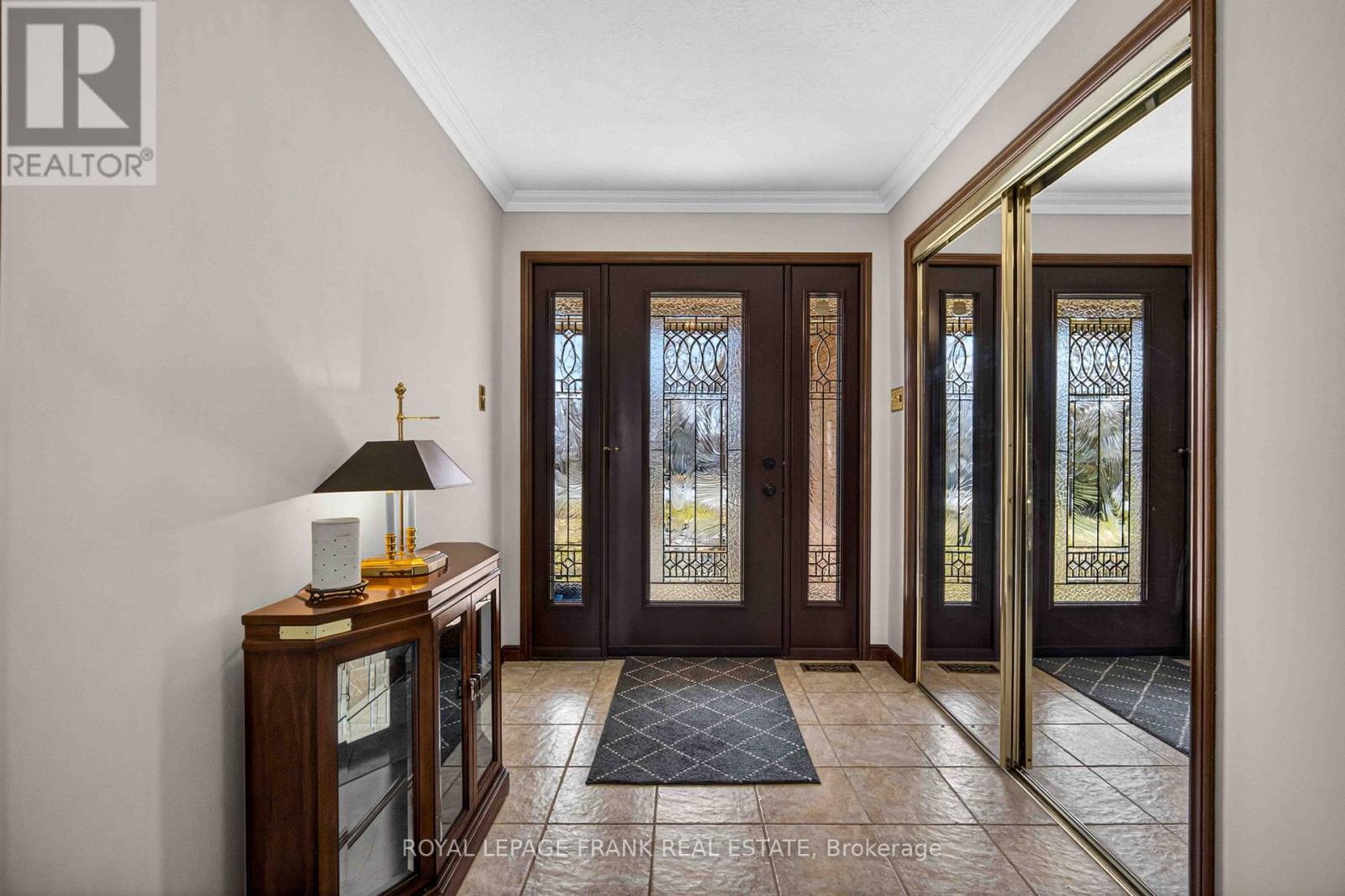 832 Parkhill Road W, Peterborough, Ontario  K9J 6P1 - Photo 5 - X12997276