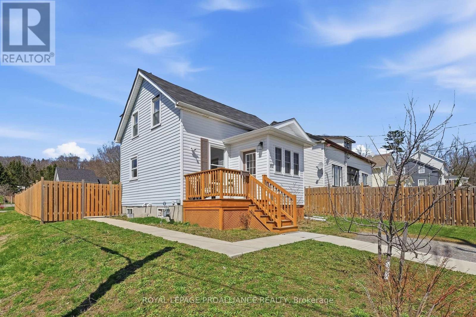 40 Smith Street, Port Hope, Ontario  L1A 3A4 - Photo 3 - X12862054