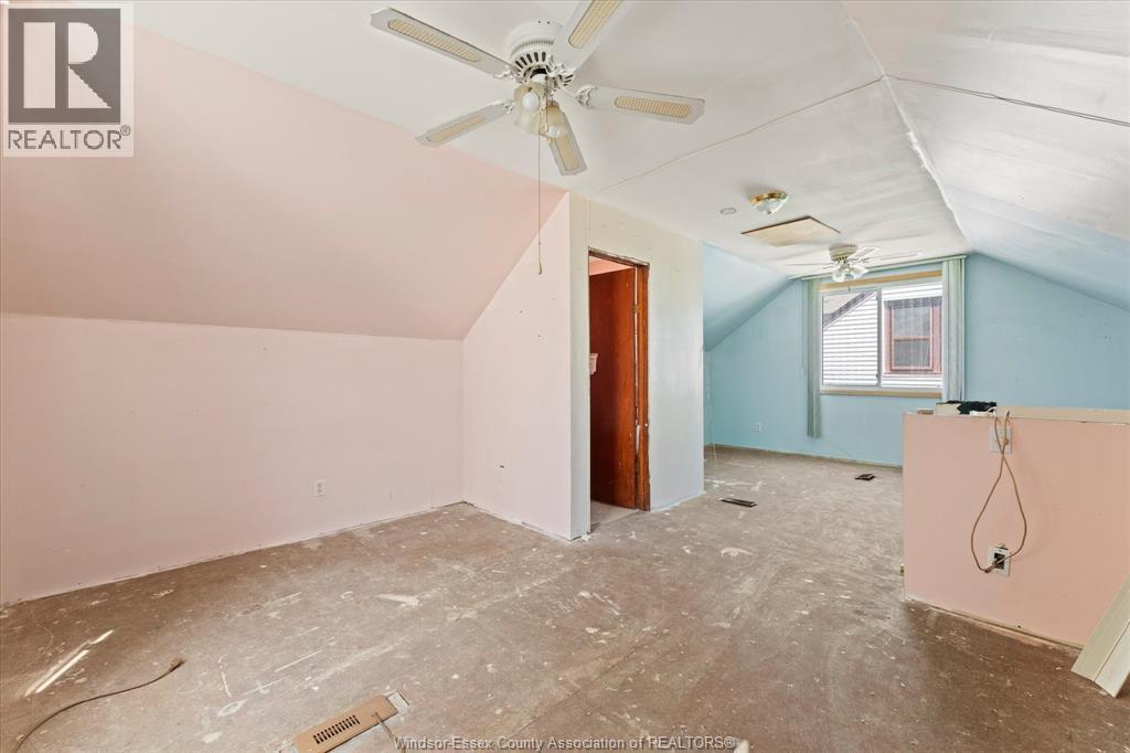 678 Capitol Street, Windsor, Ontario  N8X 3G1 - Photo 18 - 26008770