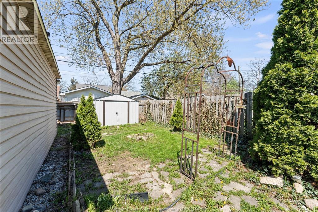 678 Capitol Street, Windsor, Ontario  N8X 3G1 - Photo 31 - 26008770